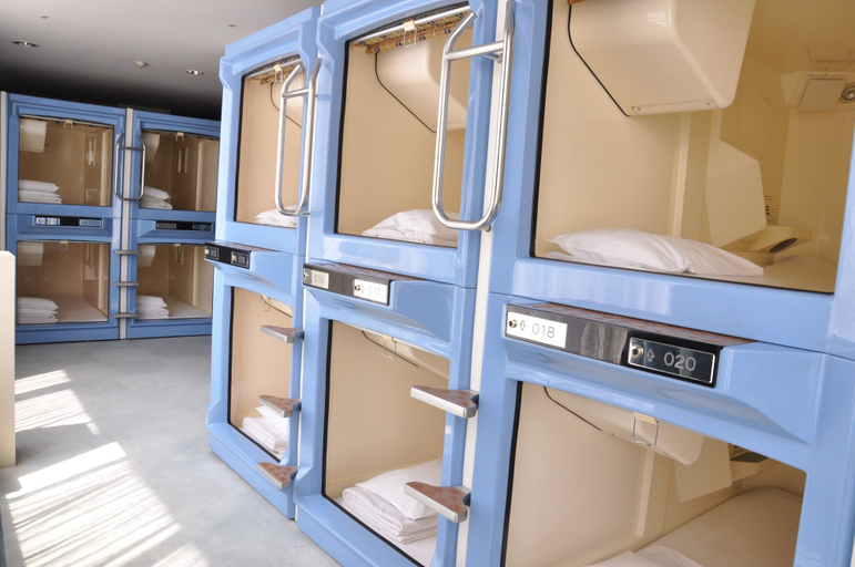Bedroom, Capsule & Sauna Japan – Caters to Men, Fukuyama