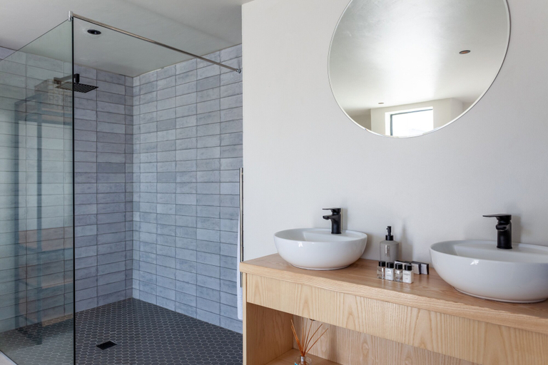 Bathroom 5, Abalone Hotel & Villas, West Coast