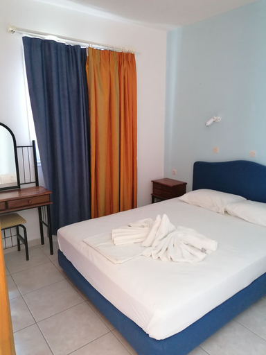 Bedroom 2, Iris Studios, South Aegean
