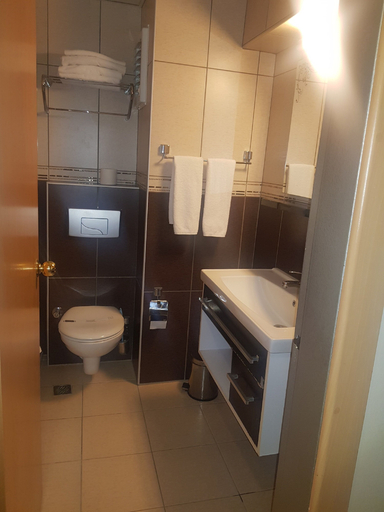 Bathroom 5, Martinenz Hotel, Fatih