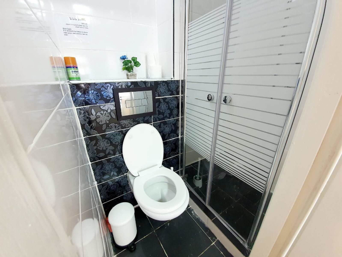 Bathroom, Agas Holiday Apartments - Gai Boutique