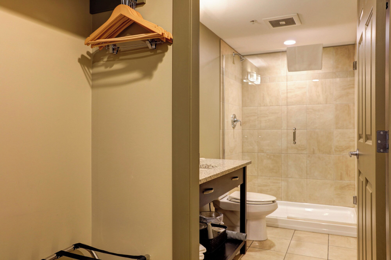 Bathroom 4, Vedder River Inn, Fraser Valley