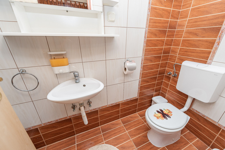 Bathroom 3, Apartments Buskulic Anamarija, Vir