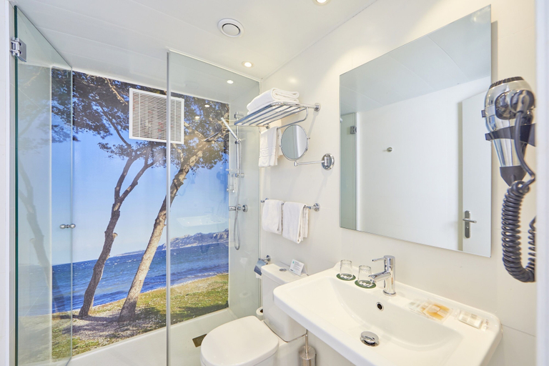 Bathroom 5, whala!beach Hotel & Apartments, Baleares