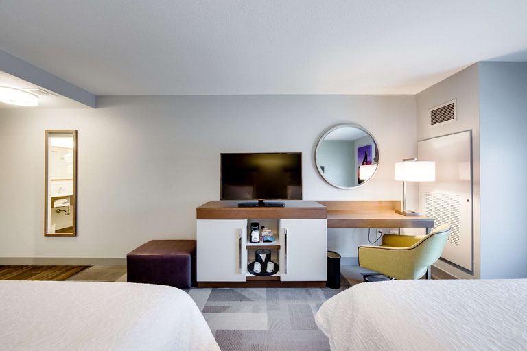 Bedroom 3, Hampton Inn & Suites Fort Worth Downtown, Fort Worth