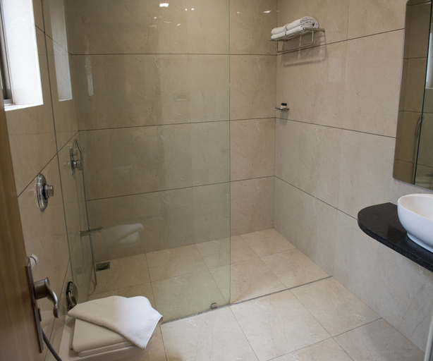 Bathroom 5, Sun Hotel and Resort, Banas Kantha