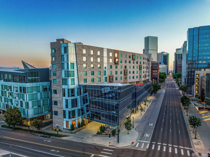 The Art Hotel Denver, Curio Collection by Hilton, Denver