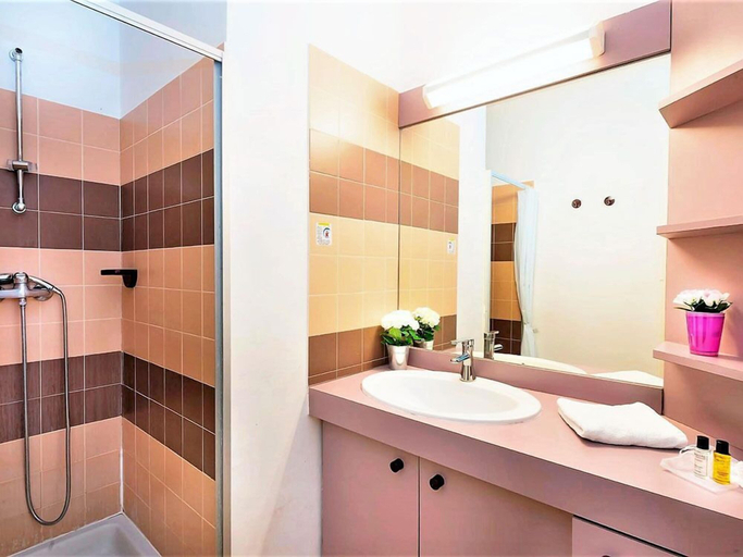 Bathroom 4, Village vacances Léo Lagrange Montbrun, Drôme
