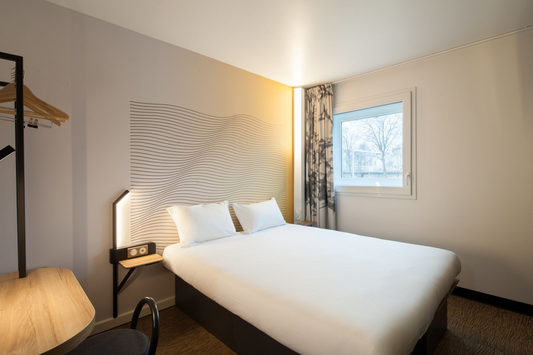 Bedroom 4, B&B HOTEL Compiègne, Oise