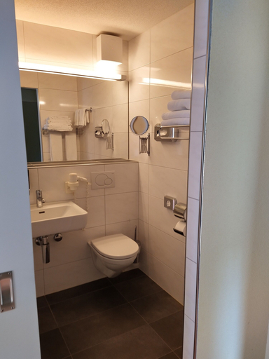 Bathroom 5, Hotel Sherlock Holmes "nur 200 m zur Gondelbahn Hasliberg", Oberhasli