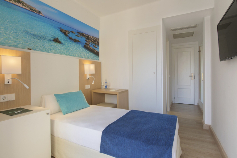 Bedroom 4, whala!beach Hotel & Apartments, Baleares