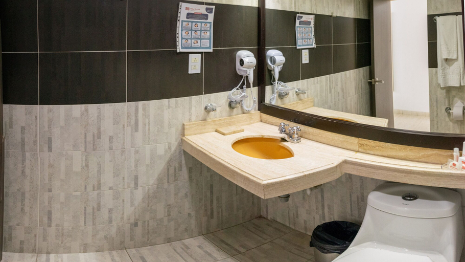 Bathroom 5, Hotel San Juan Internacional, Bucaramanga