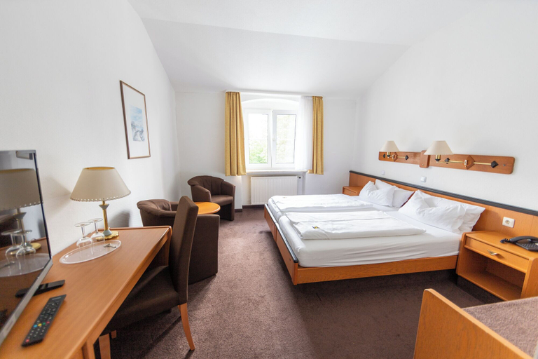 Bedroom 3, Sonnenhotel Hoher Hahn, Erzgebirgskreis