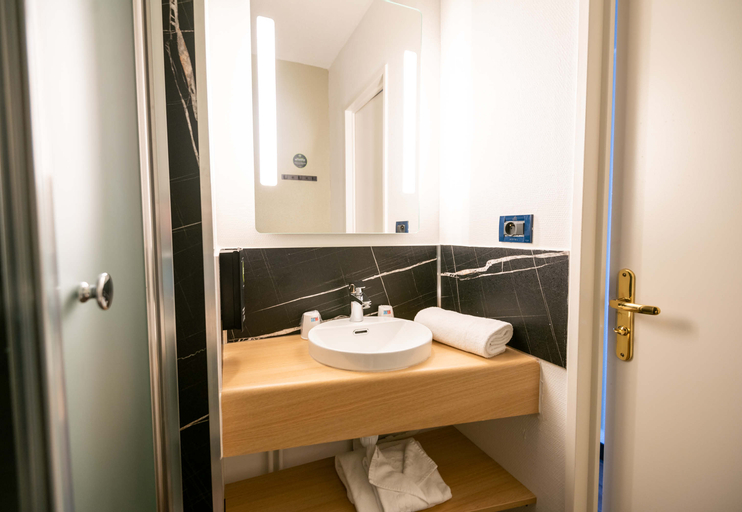 Bathroom 2