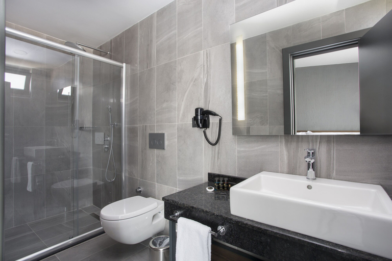 Bathroom 5, Falcon 1511, Antalya