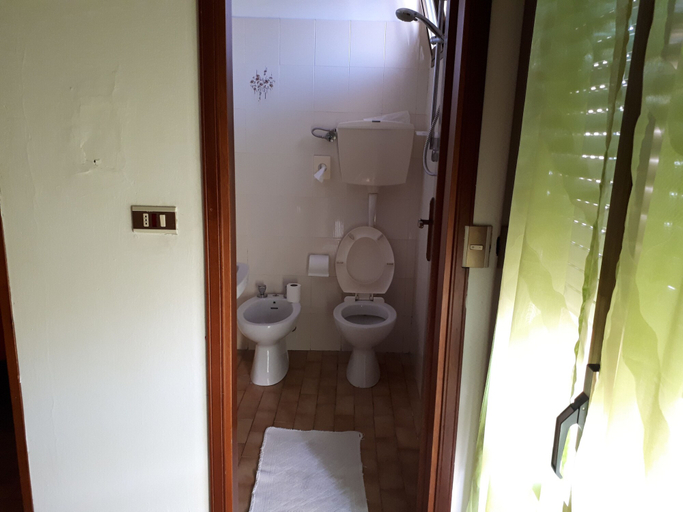Bathroom, Hotel Emanuela, Rimini