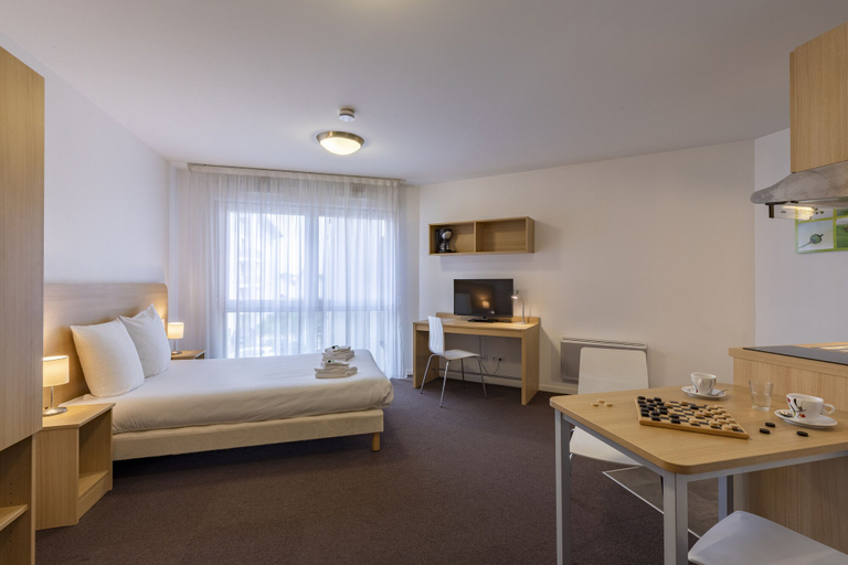 Bedroom 3, KOSY Appart'Hôtels Troyes - City & Park, Aube