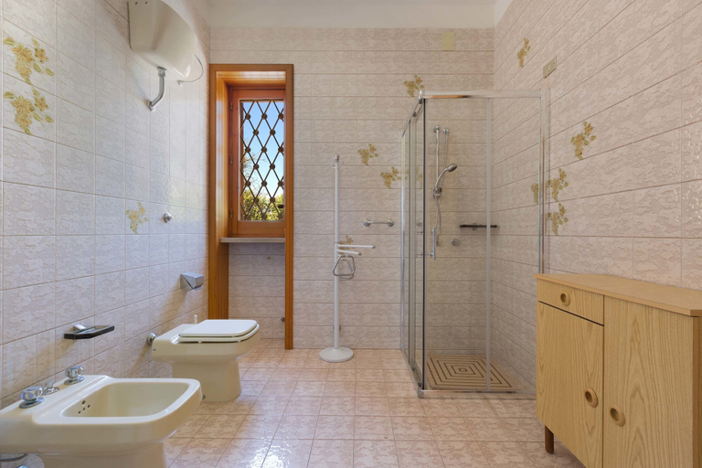 Bathroom 3, Villa Rosaria, Lecce