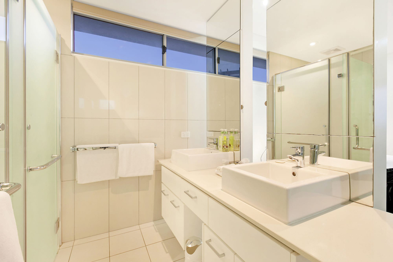 Bathroom 3, Beachlife Holiday Apartments, Darwin