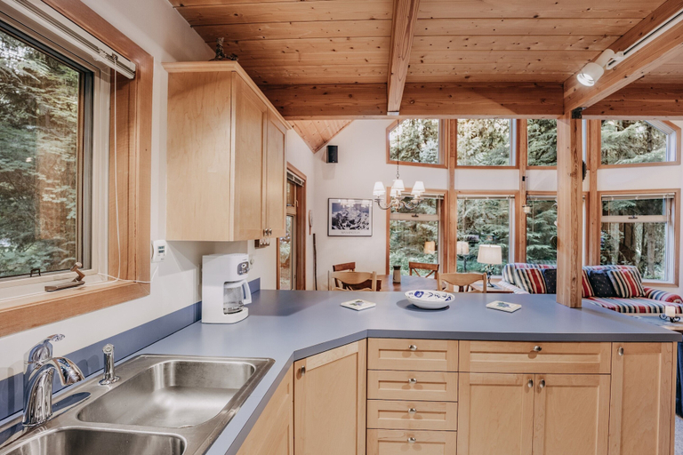 Others 5, 75sl - 2-bdrm - Loft - Sleeps 6 - Wifi - Pets Ok, Whatcom