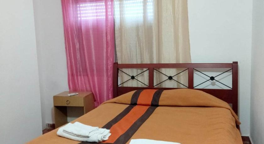 Bedroom 3, Nefama Pensao, Ourique