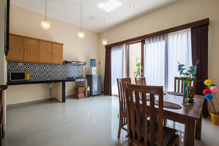 Dining Room 9