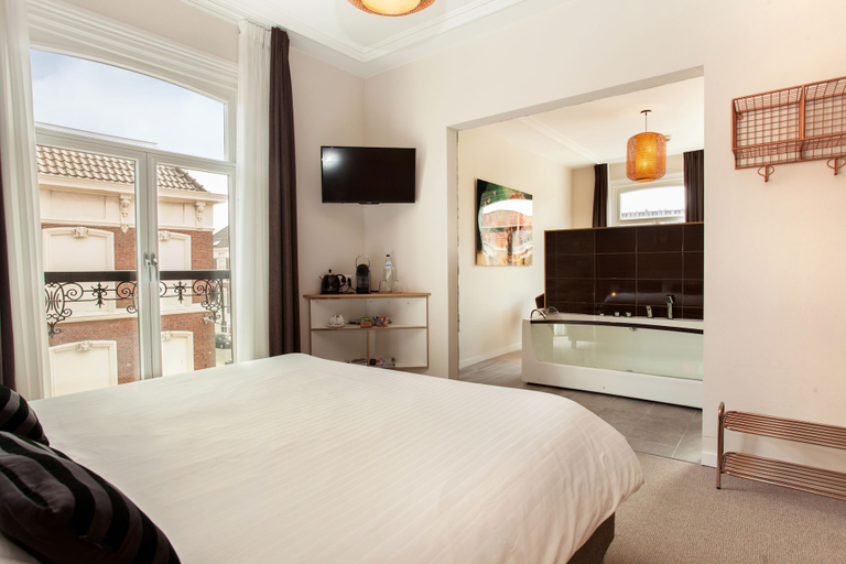 Bedroom 3, La Paulowna Boutique Hotel, The Hague
