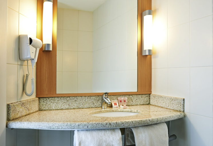 Bathroom 4, Ibis Rio de Janeiro Parque Olimpico, Rio de Janeiro