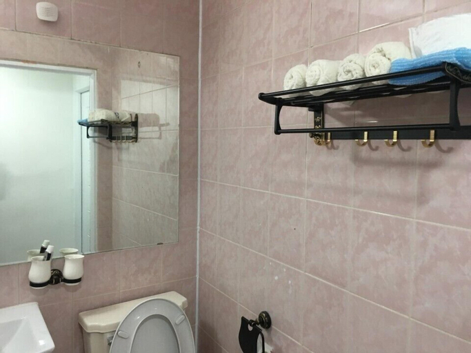 Bathroom 11