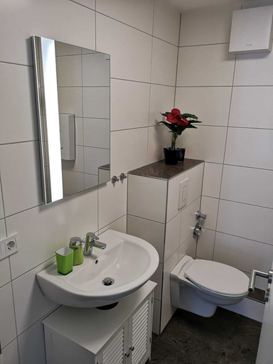 Bathroom 3, Hochmoderne Apartments, Nürnberg