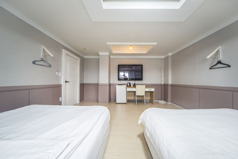 Bedroom 8