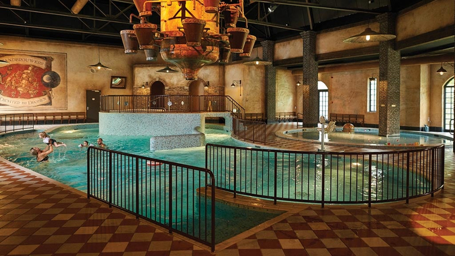 Sport & Beauty, Efteling Village Bosrijk Tickets Included, Loon op Zand