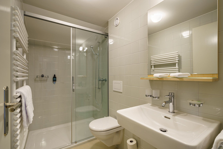Bathroom 4, Hotel Alpenruhe - Vintage Design Hotel, Interlaken