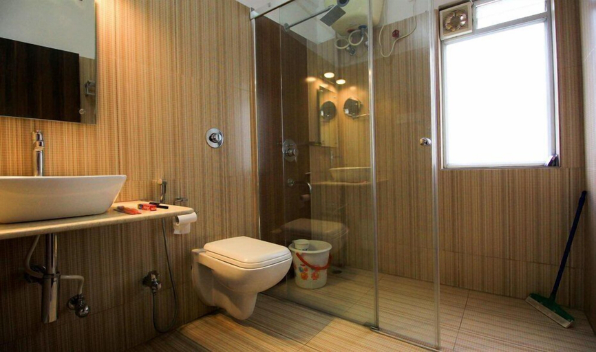 Bathroom 3, The Residency, Kolkata