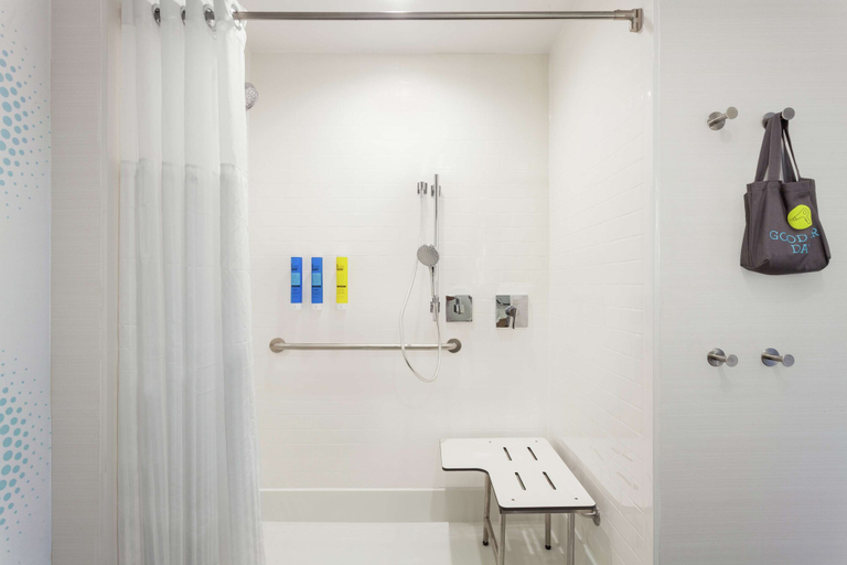Bathroom 4, Tru By Hilton Jacksonville St Johns Town Center, Duval