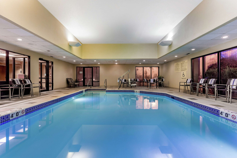 Sport & Beauty 5, Hampton Inn Milwaukee-Airport, Milwaukee