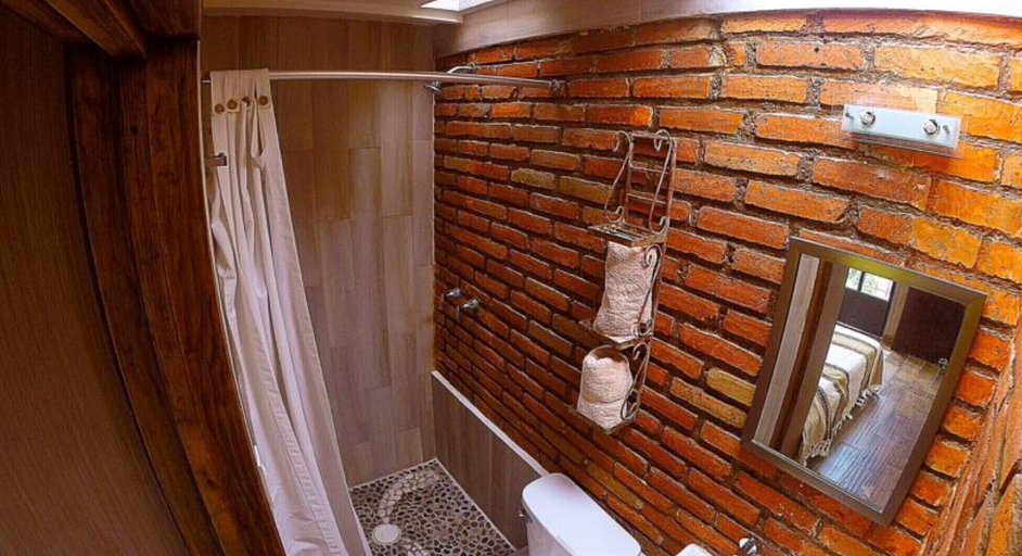 Bathroom 3, Calle Berlin, Mexico City