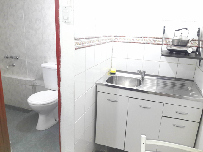 Bathroom 3, 1080 Apartments, Capital