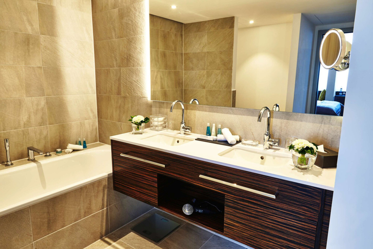Bathroom 5, Steigenberger Hotel Köln, Köln