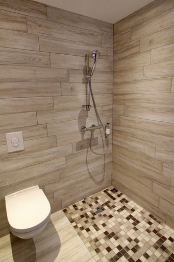 Bathroom 5, Le Moulin d'Oscar, Haut-Rhin