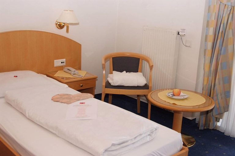 Bedroom 3, Seehotel Sparer, Bolzano