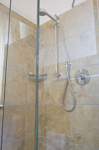 Bathroom 3, Hotel Vienna, Rimini