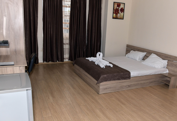 Bedroom 3, Twain Apart & Rooms, Stolichna