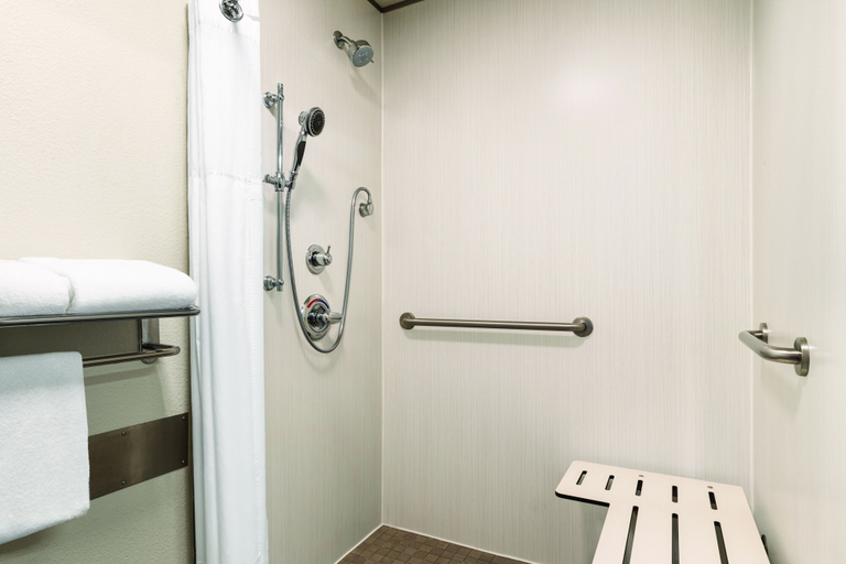 Bathroom 4, Radisson Hotel Portland Airport, Multnomah
