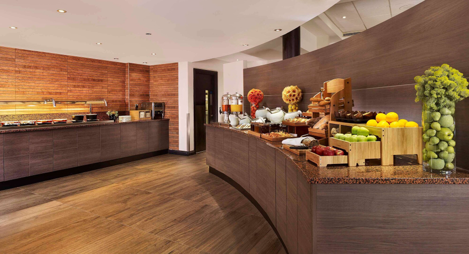 Food & Drinks 5, Doubletree by Hilton Hotel Woking, Surrey