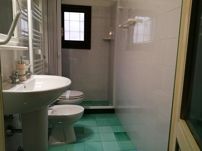 Bathroom 5, B&B Desiderato, Brindisi