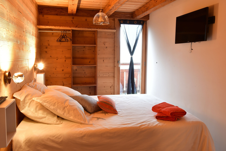 Bedroom 4, Chambres d'hôtes - La Pora, Savoie