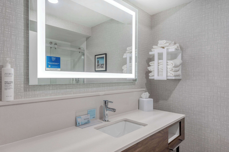 Bathroom 4, Hampton Inn New Philadelphia, Tuscarawas