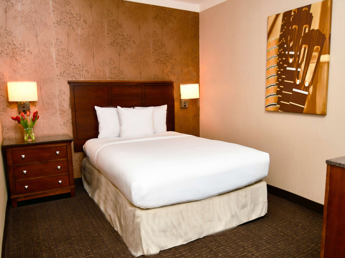 Bedroom 4, Embassy Suites by Hilton Austin Downtown South Congress, Travis