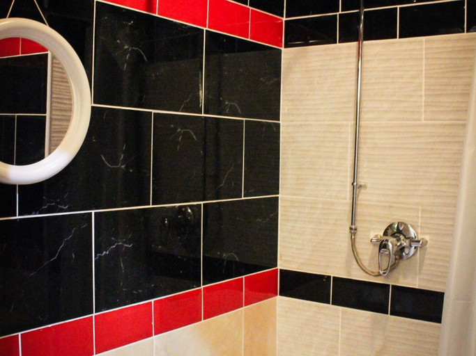 Bathroom 4, Mary House, Bridgend
